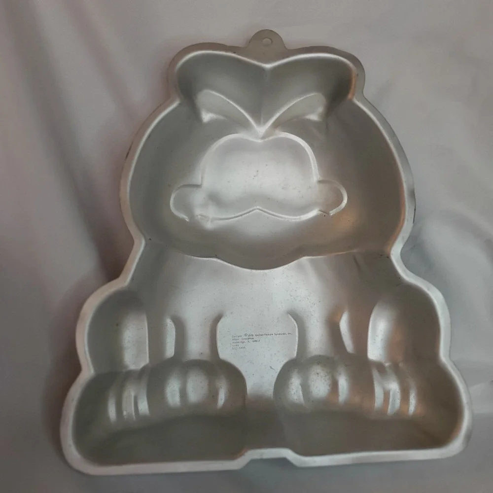 Wilton marks pan